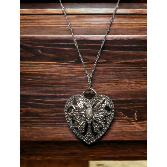 Charming Charlie Puffed Heart Pearl Necklace - Picture 1 of 13